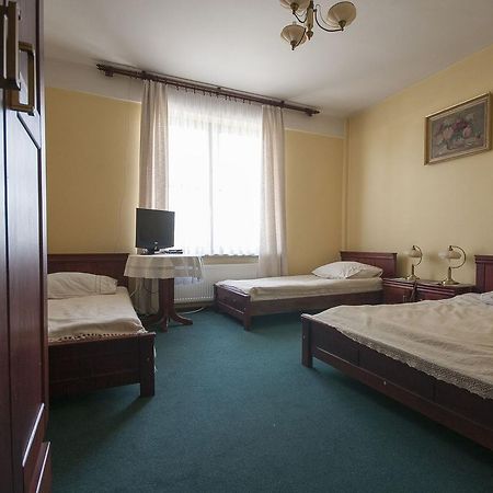 Ostrowiec Świętokrzyski Hotel Restauracja Pod Parowozem מראה חיצוני תמונה