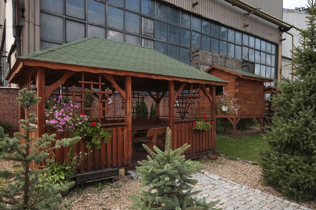 Ostrowiec Świętokrzyski Hotel Restauracja Pod Parowozem מראה חיצוני תמונה