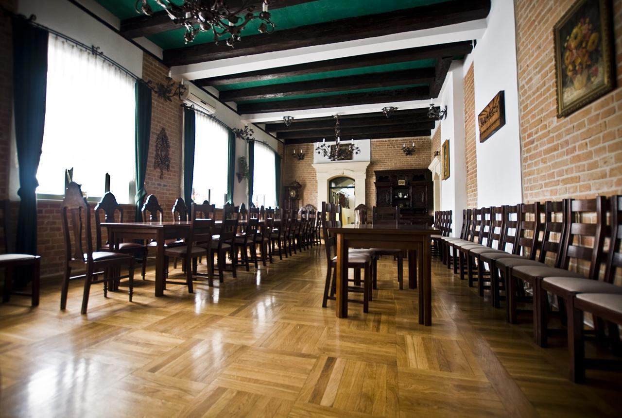 Ostrowiec Świętokrzyski Hotel Restauracja Pod Parowozem מראה חיצוני תמונה
