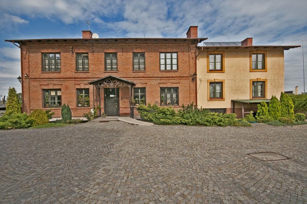Ostrowiec Świętokrzyski Hotel Restauracja Pod Parowozem מראה חיצוני תמונה