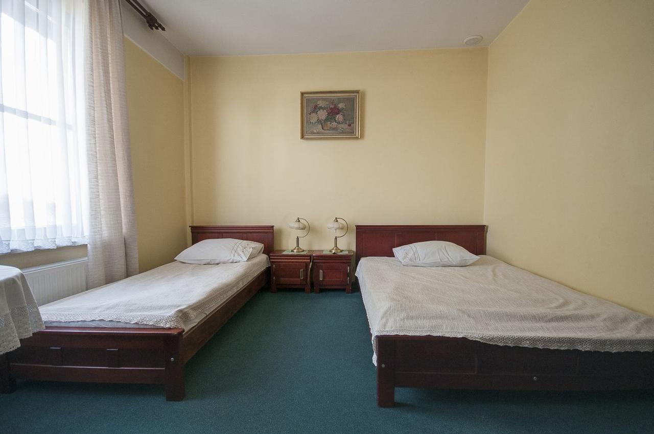 Ostrowiec Świętokrzyski Hotel Restauracja Pod Parowozem מראה חיצוני תמונה