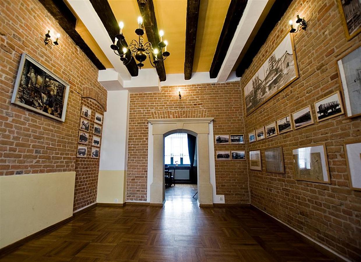 Ostrowiec Świętokrzyski Hotel Restauracja Pod Parowozem מראה חיצוני תמונה